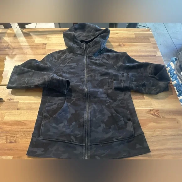 Lululemon  | Incognito Camo Multi Gray Scuba Hoodie| Size 12 | Gray Camo - Picture 6 of 8